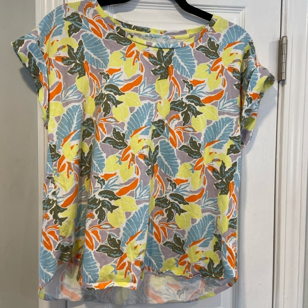 L.L. Bean Signature Size M Rangeley Cotton Tee Scoop Neck Lemon Floral Tee Shirt